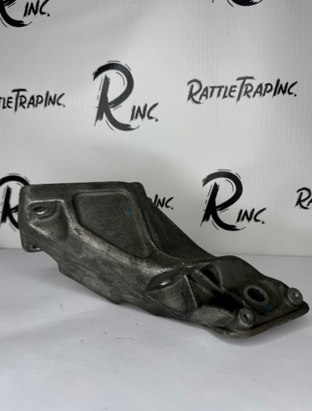 Land Rover Range Rover OEM HSE 4.4 Driver side Engine Mounting Bracket KKU500681 “Used, Stock No: 317”