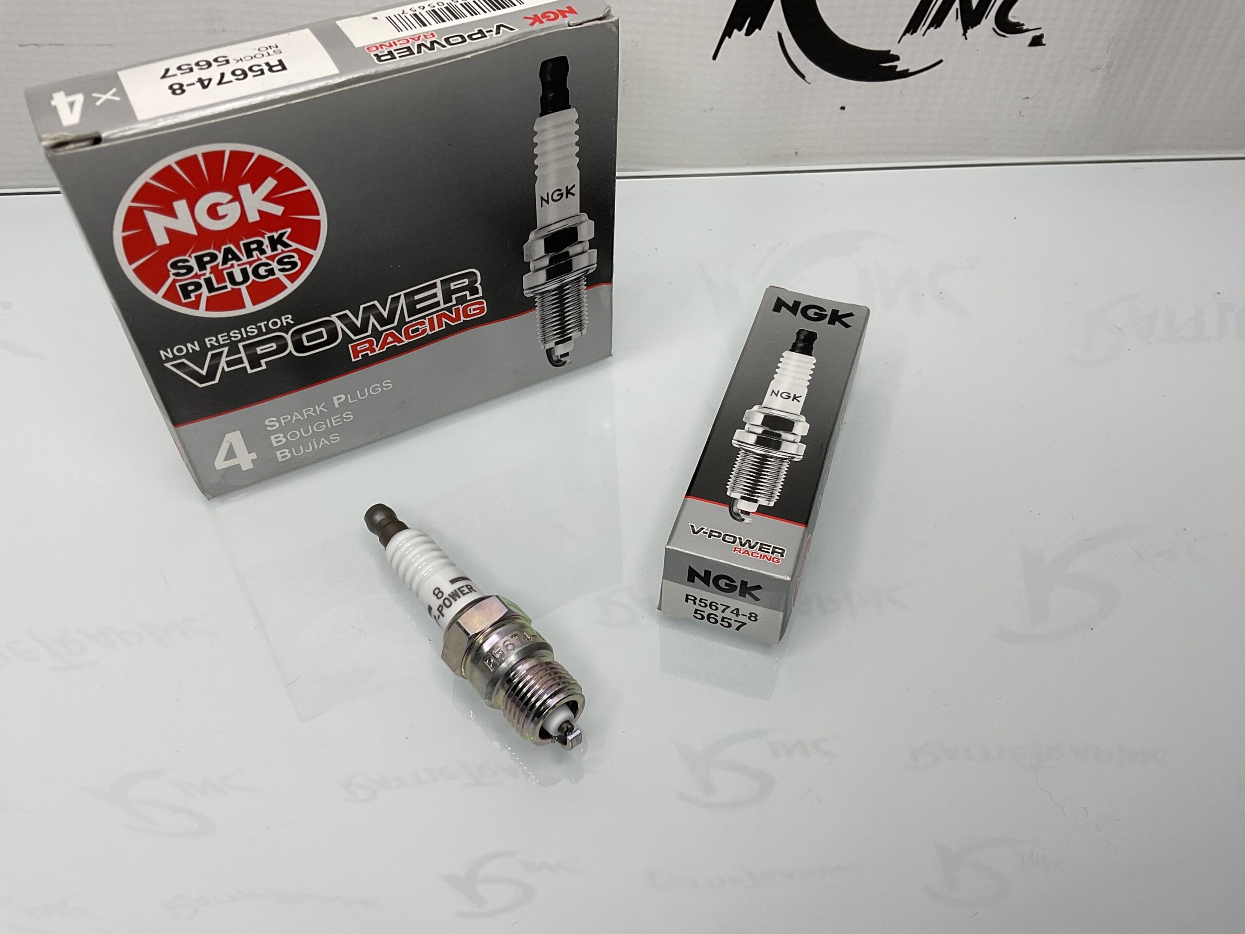 NGK Non Resistor V-Power Racing Spark Plug Part No: R5674-8, 5657 “New, Stock No: 0607