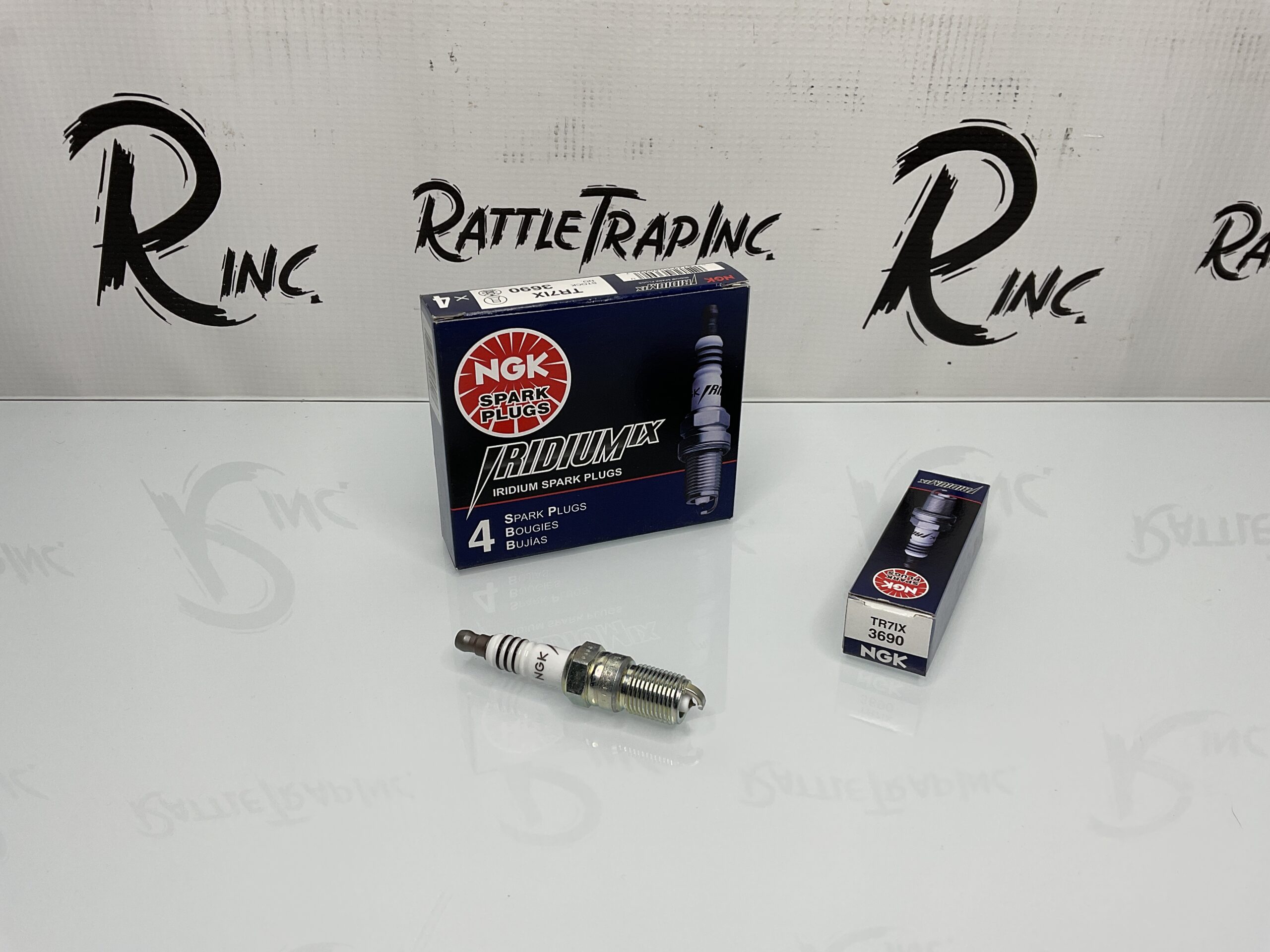 NGK Iridium IX Spark Plug Part No: TR7IX, 3690 “New, Stock No: 0617