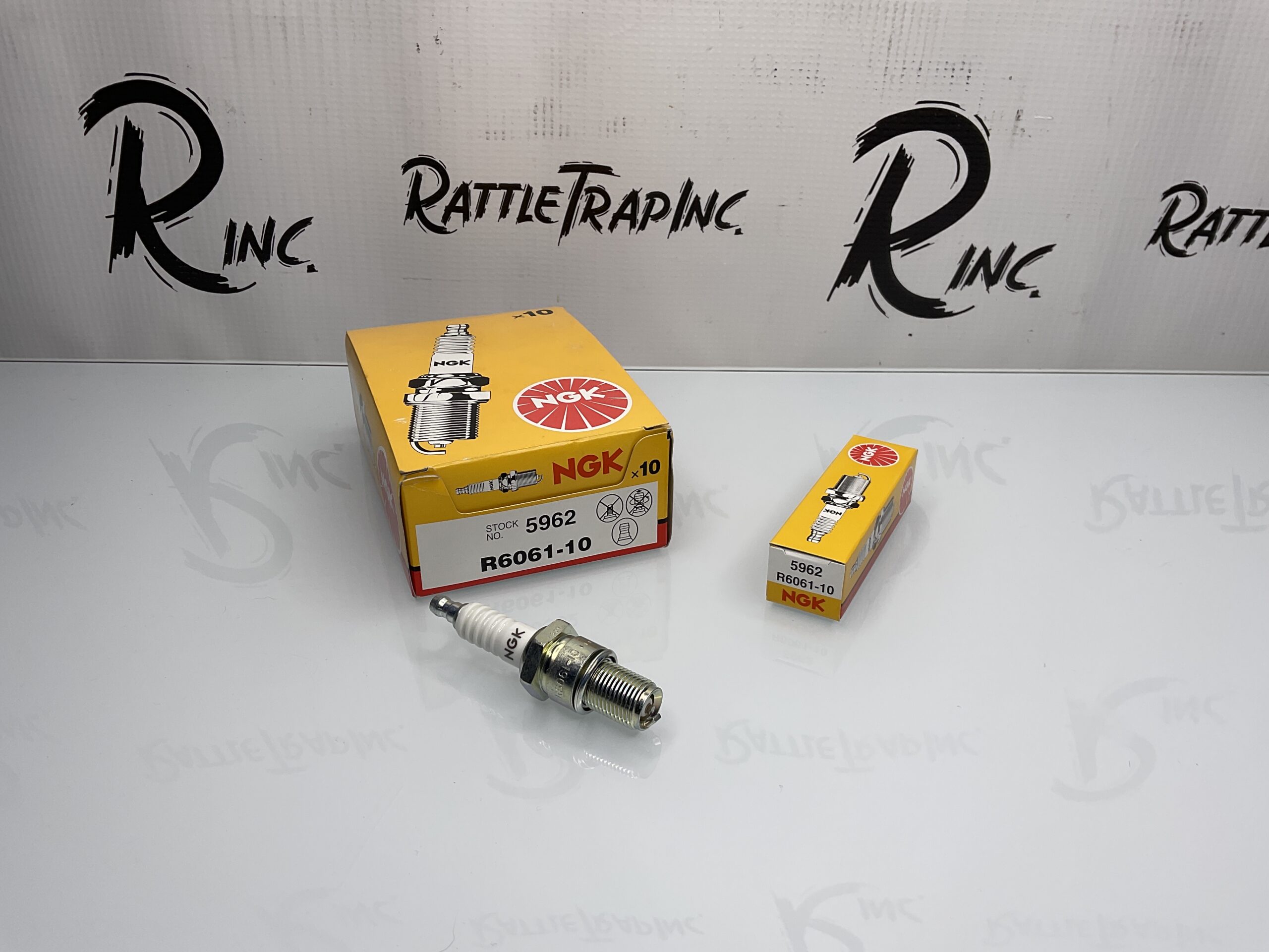 NGK Racing Spark Plug Part No: R6061-10, 5962 “New, Stock No: 0634”