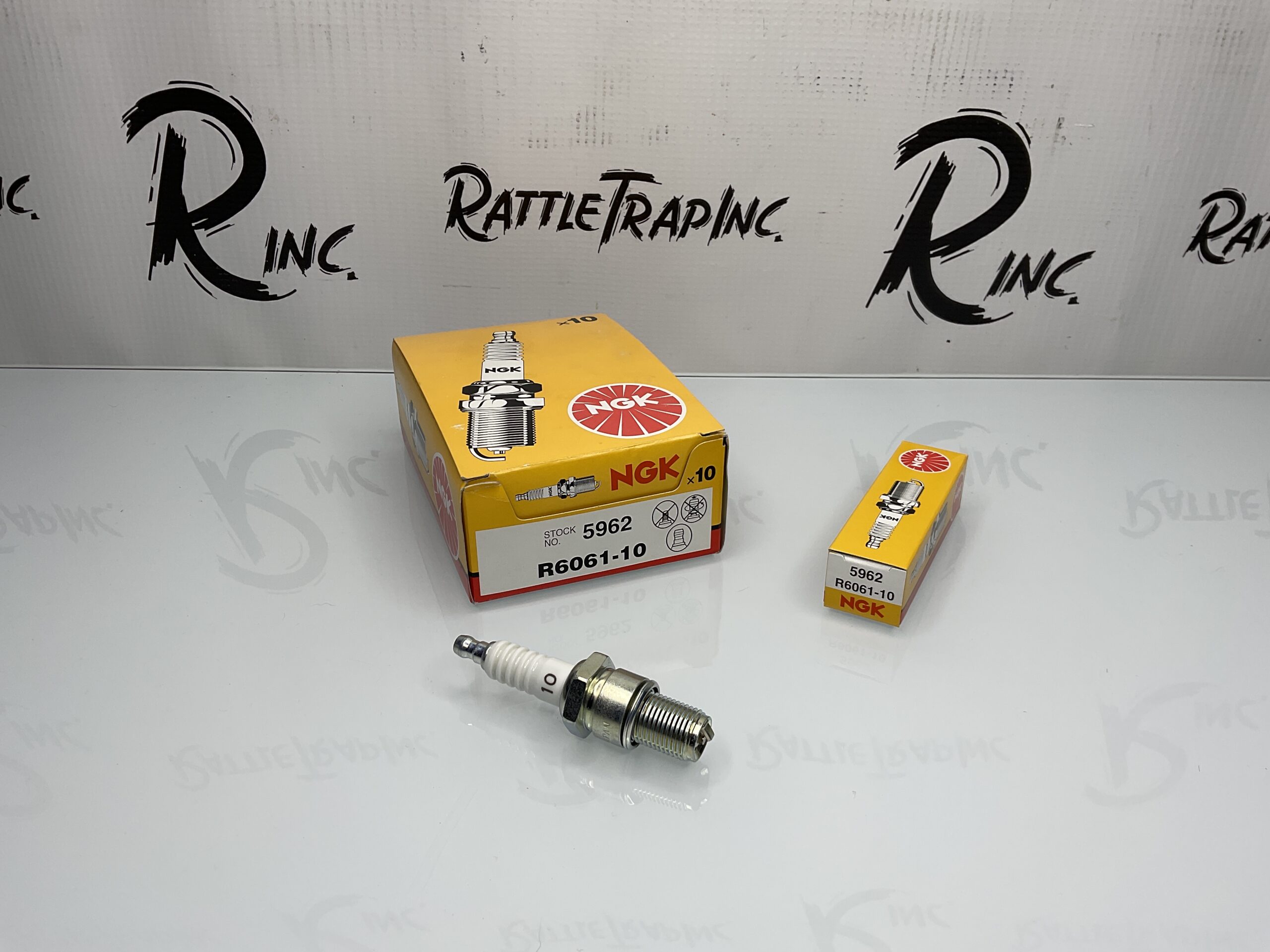 NGK Racing Spark Plug Part No: R6061-10, 5962 “New, Stock No: 0634”