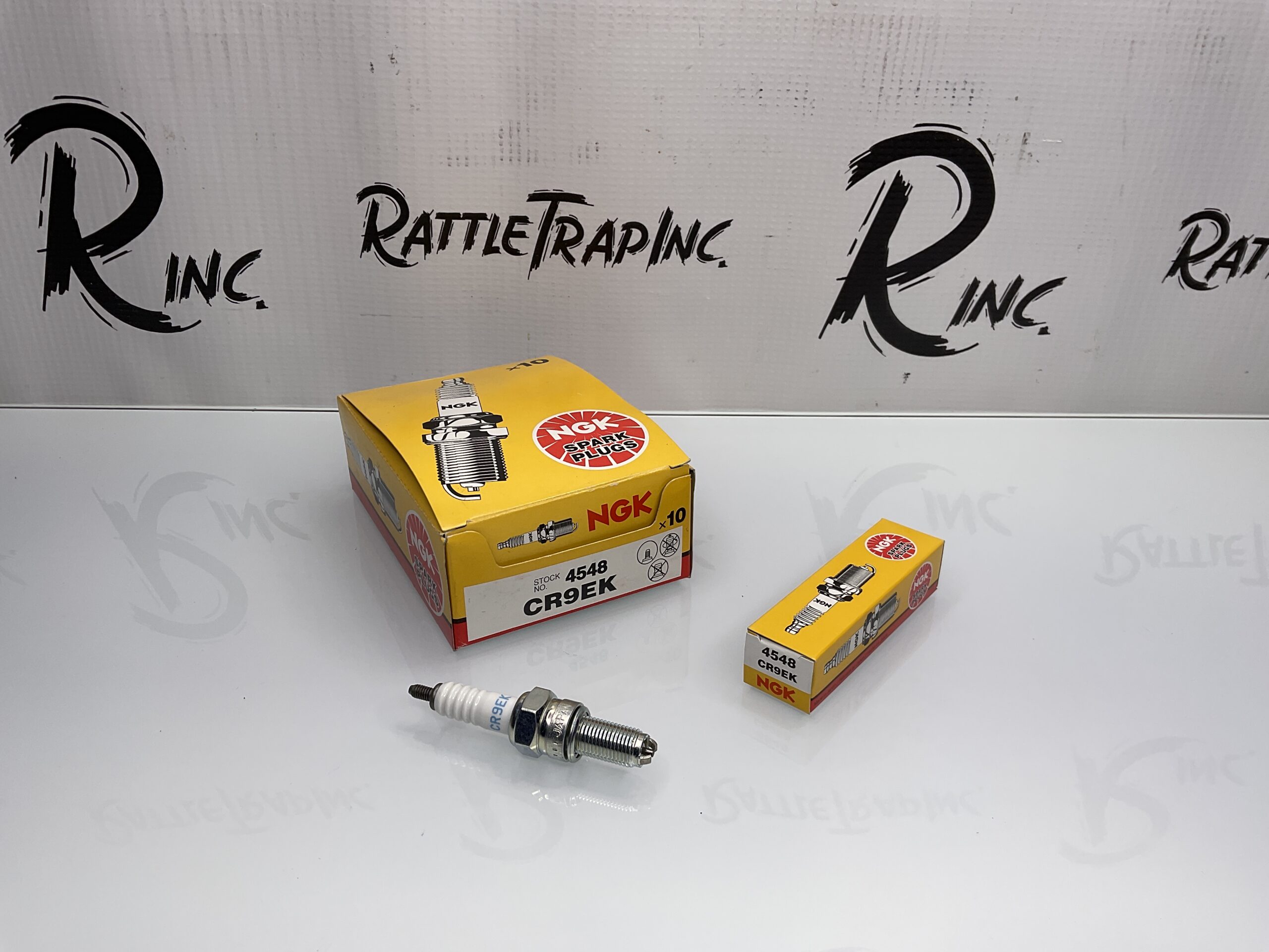 NGK Spark Plug Part No: CR9EK, 4548 “New, Stock No: 0657”