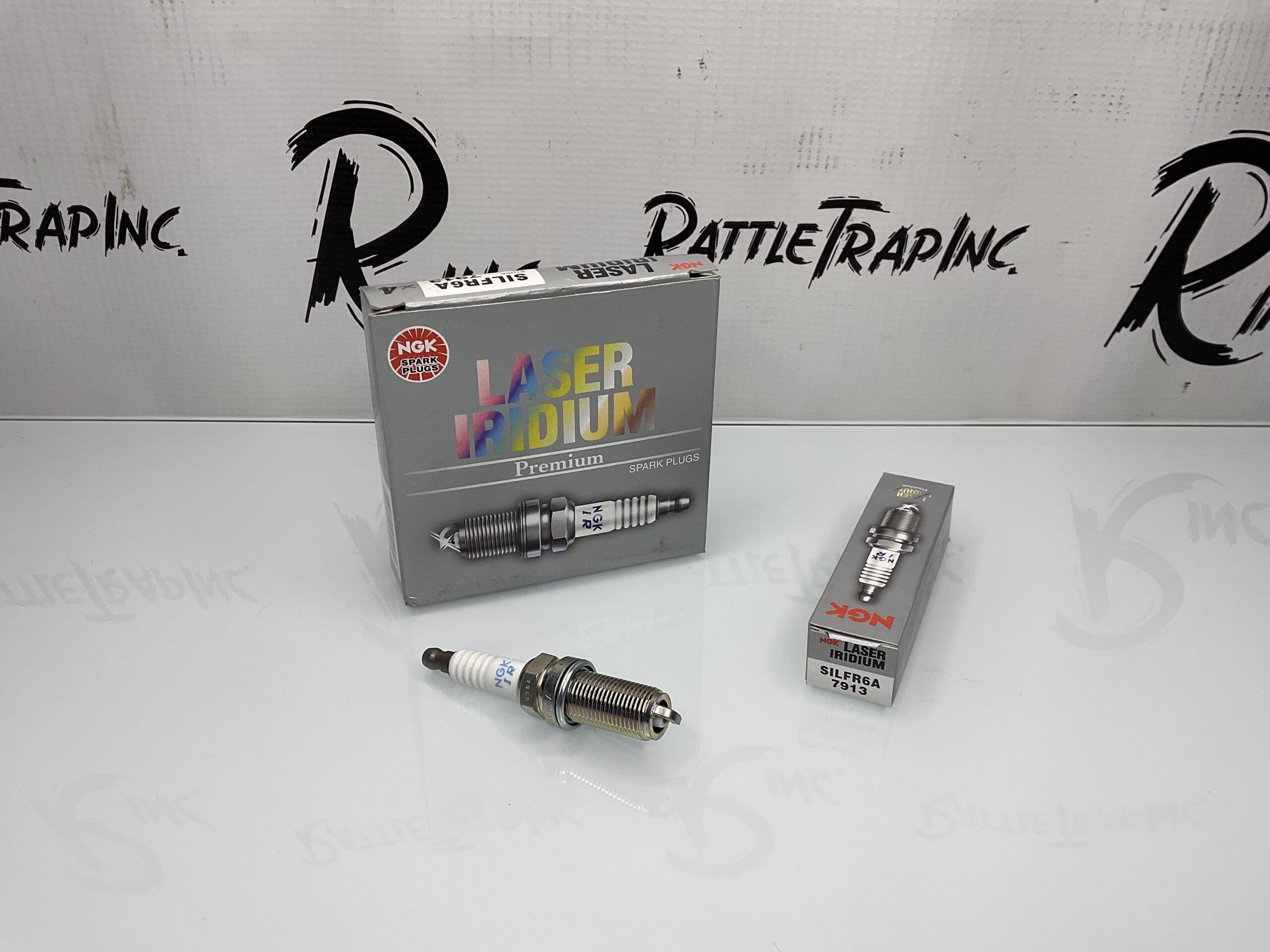 NGK Laser Iridium Spark Plug Part No: SILFR6A “New, Stock No: 0680”
