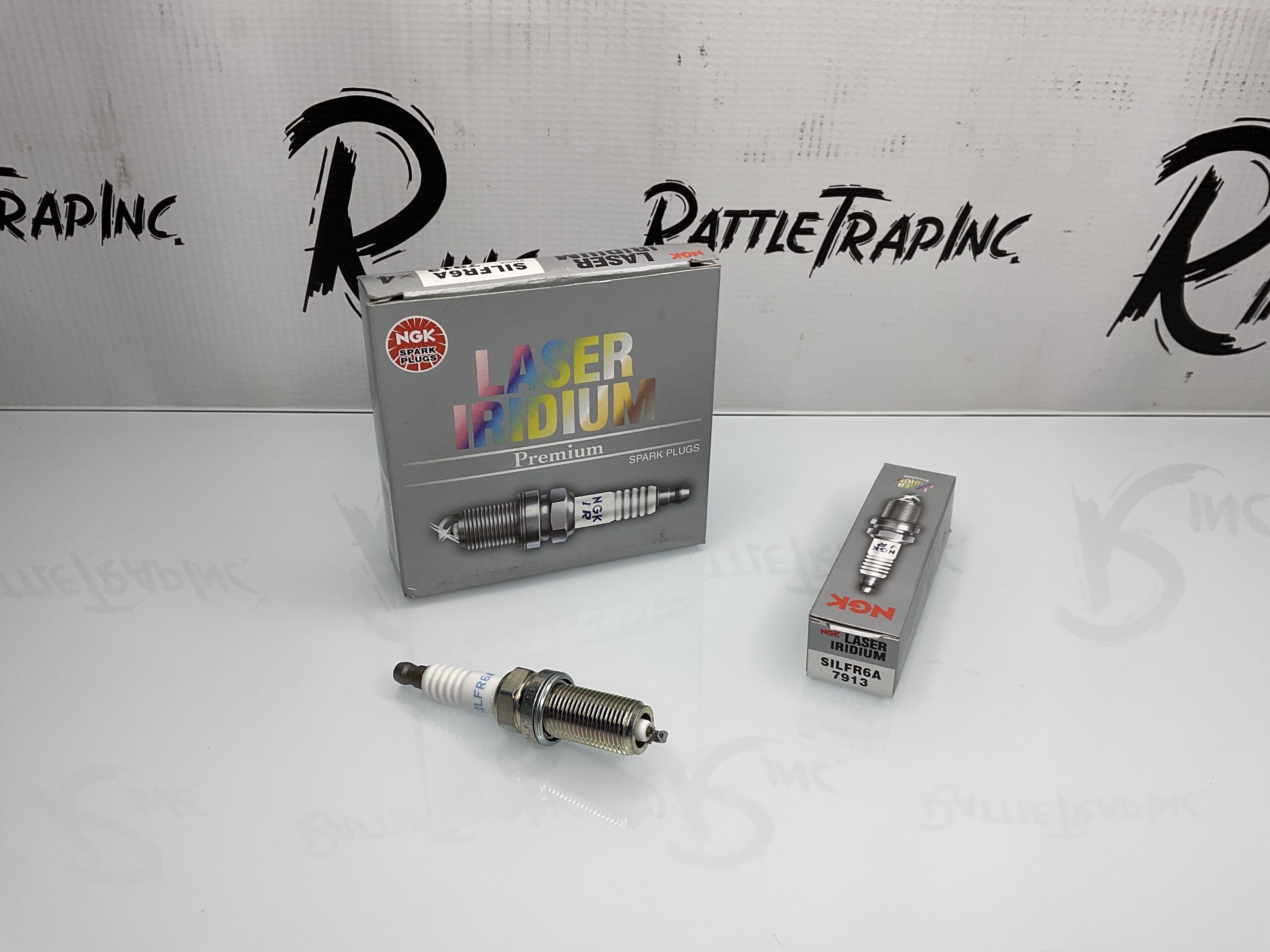 NGK Laser Iridium Spark Plug Part No: SILFR6A “New, Stock No: 0680”
