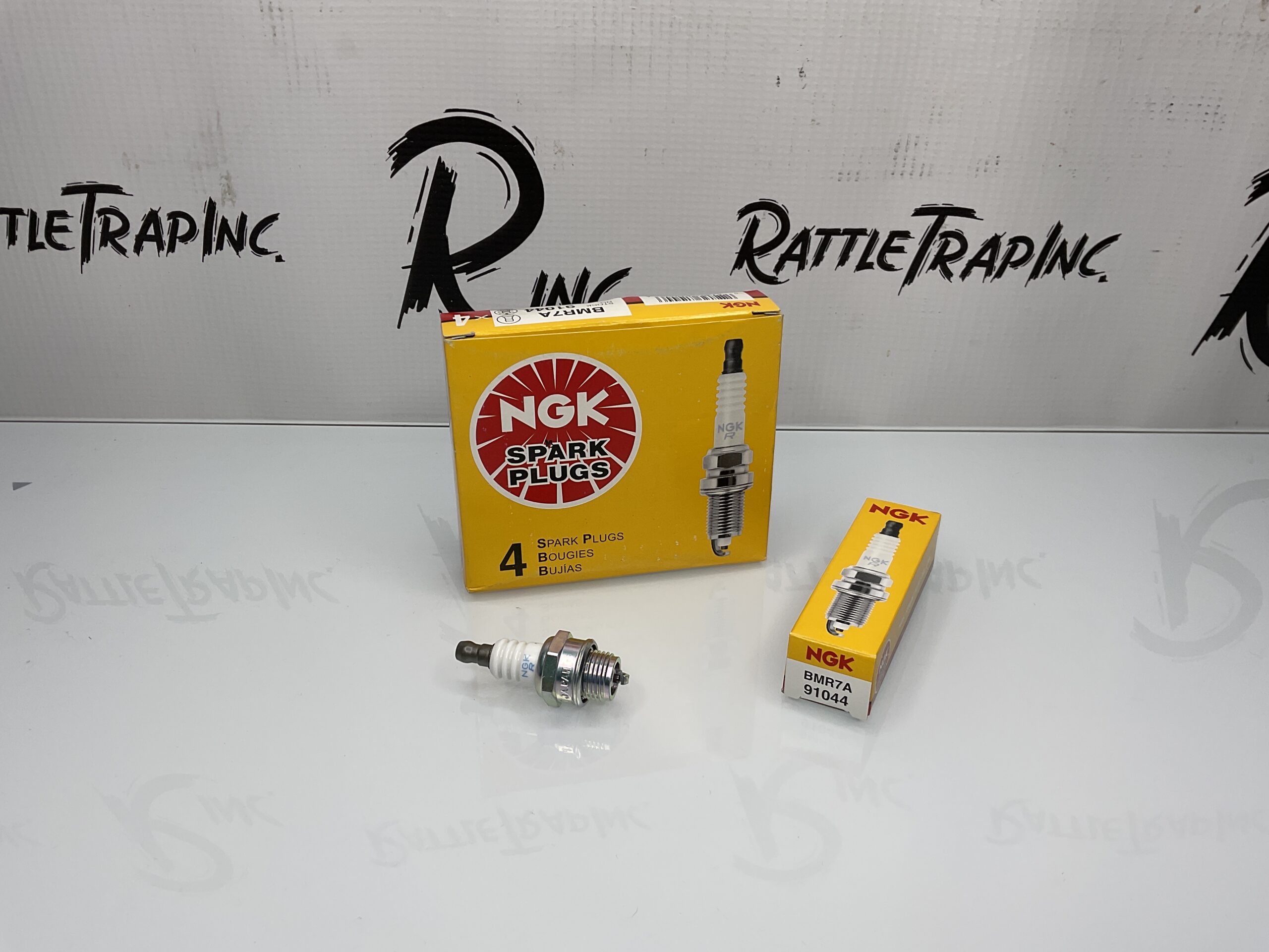 NGK Spark Plug Part No: BMR7A, 91044 “New, Stock No: 0690”
