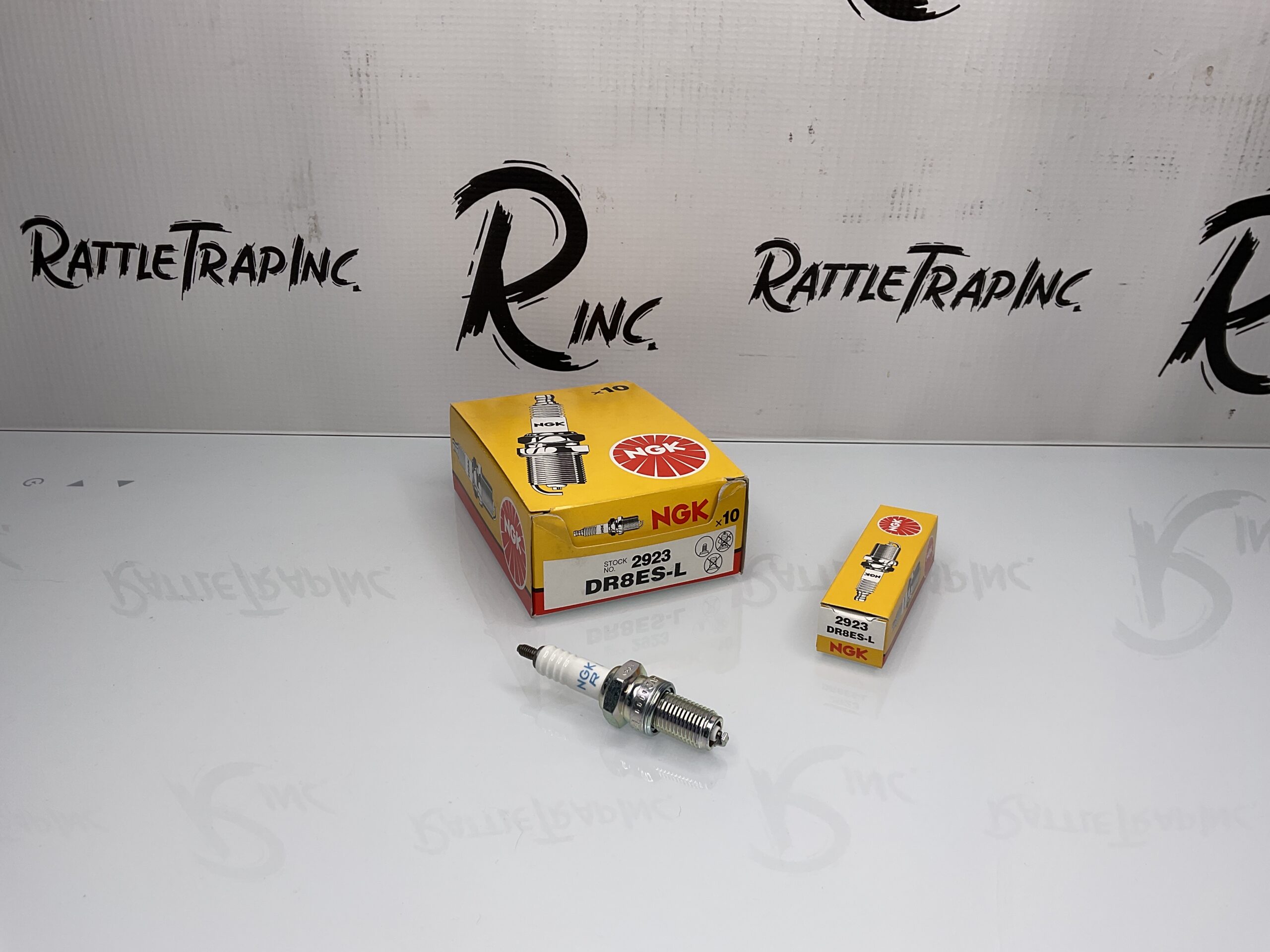 NGK Spark Plugs Part No: DR8ES-L, 2923 “New, Stock No: 0691”