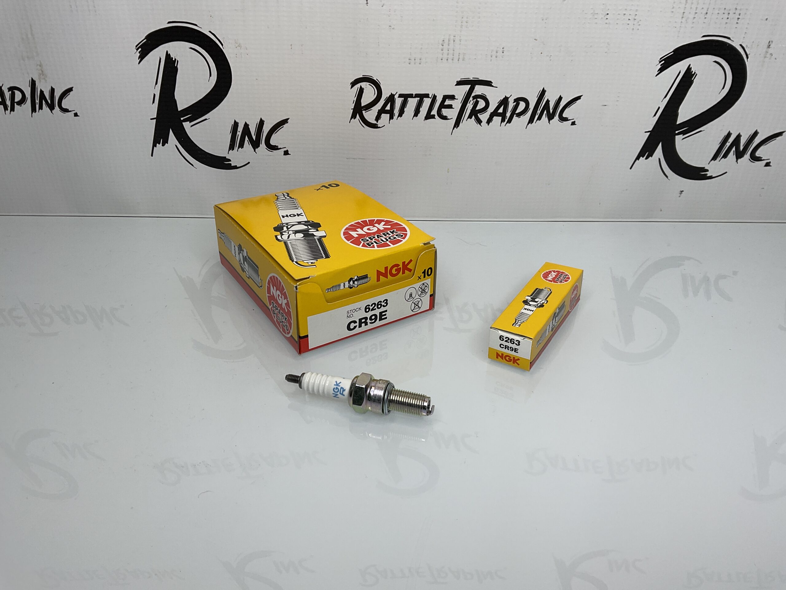 NGK Spark Plug Part No: CR9E, 6263 “New, Stock No: 0712”