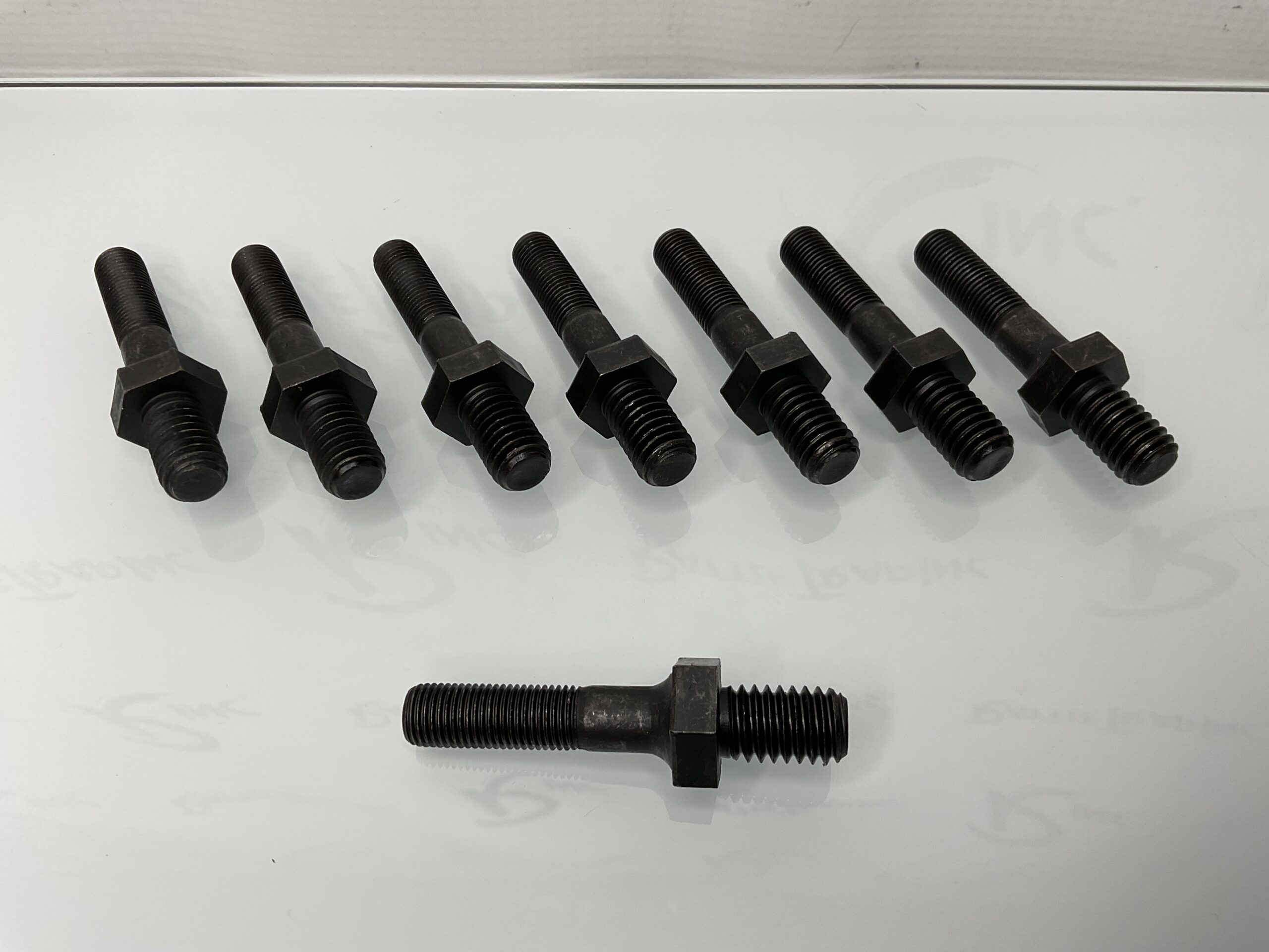 CHEVROLET 5.7L/350 Chevy small block Gen I Rocker Arm Studs QTY 8 “New, Stock No: 0600”