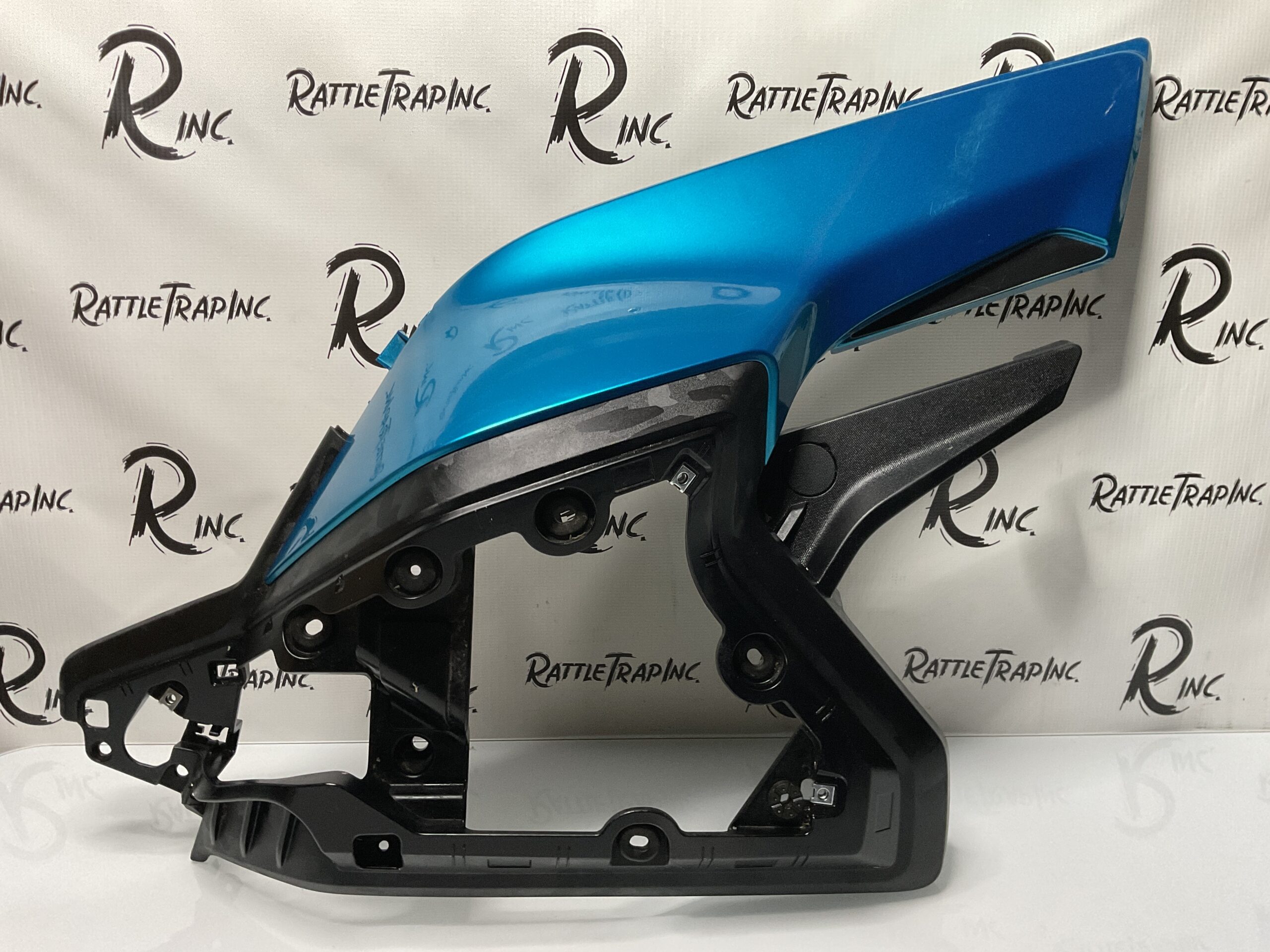 2025 CF Moto Ibex 450 OEM Fuel Tank LH Fairing 6AQV-040402-6000, 6AQV-040503-6001(Used, Stock No: 0897)