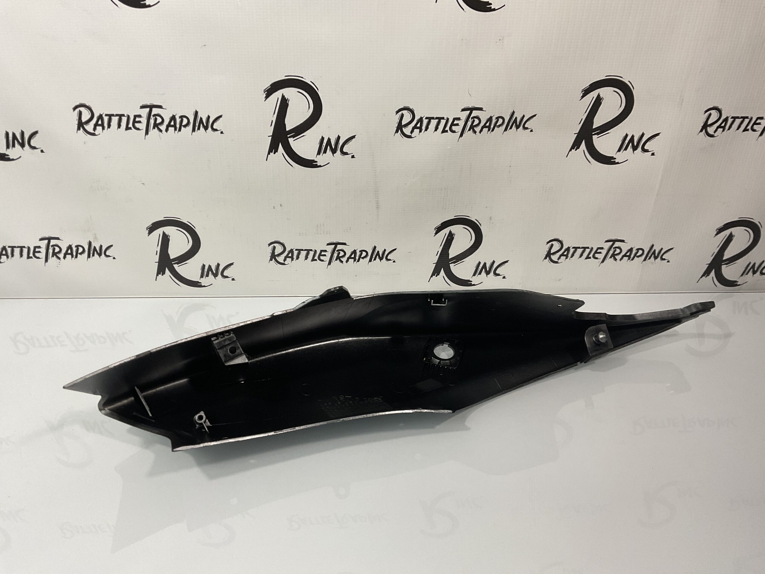 OEM Suzuki 45512-01H Black GSXR750/600 Left Side Tail Fairing 06-07 (Used, Stock No: 0901)