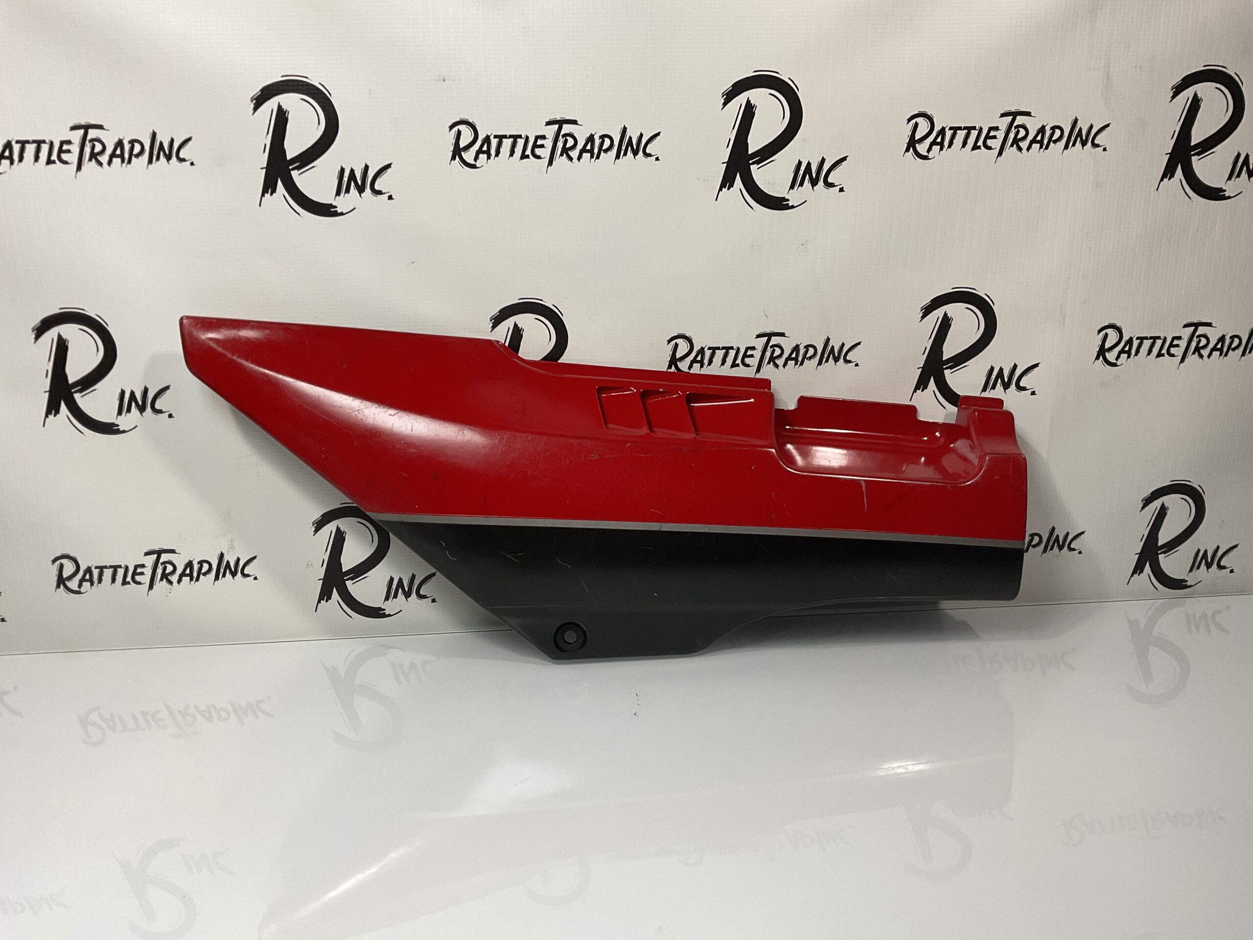 Kawasaki 1986-87 ZX1000 OEM Left Side Cover Red (Used, Stock No: 0905)