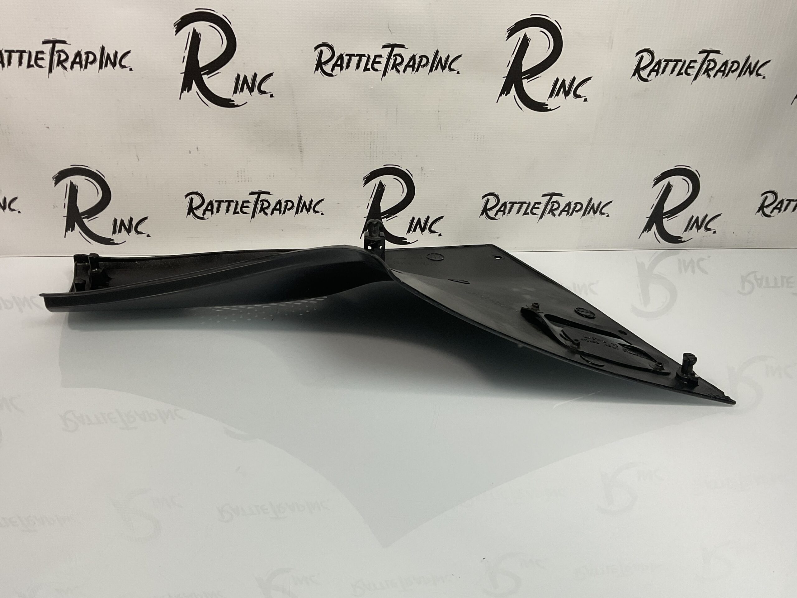 HONDA CBR1000F HURRICANE RIGHT SIDE COWL COVER FAIRING (Used, Stock No: 0907)