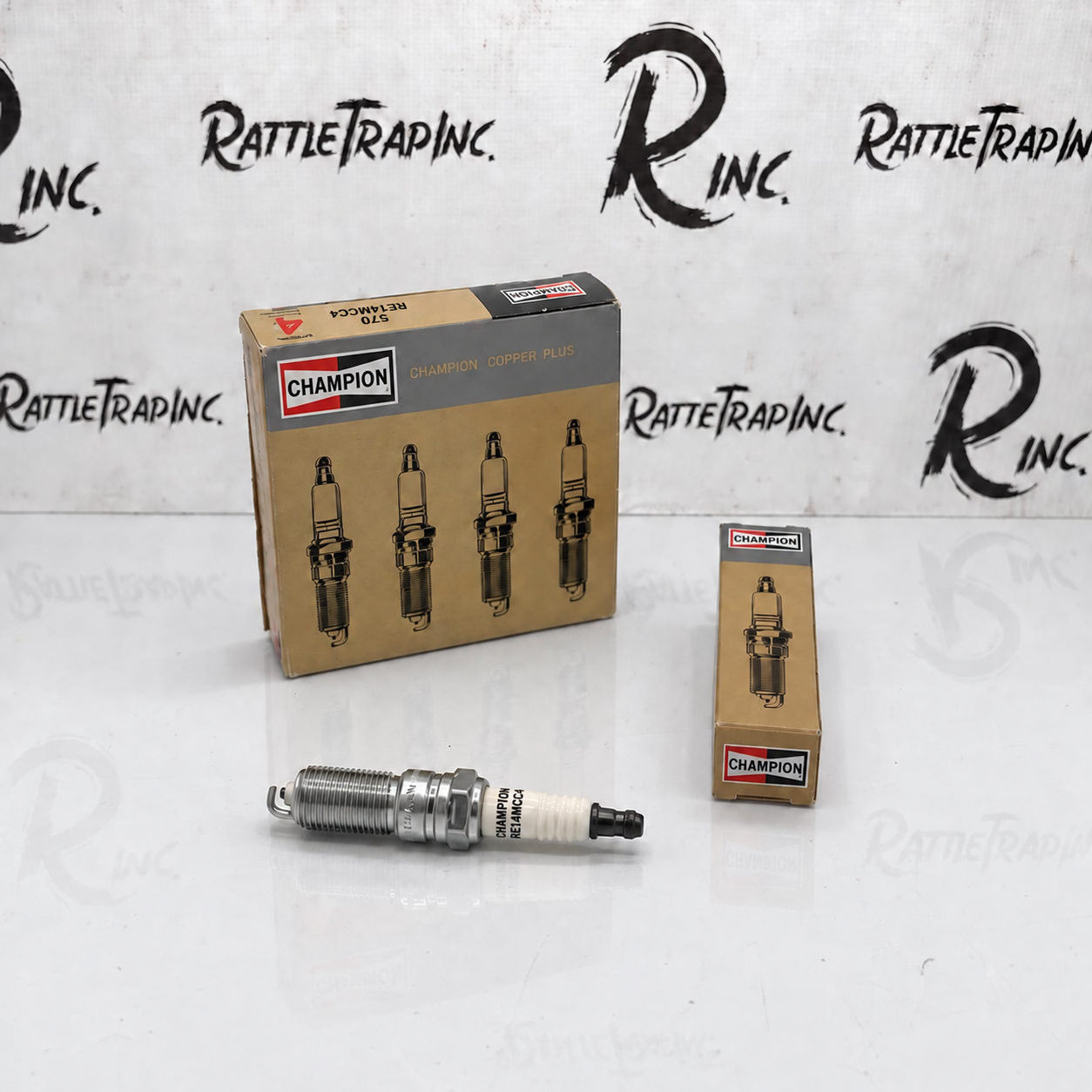 Champion Spark Plug Part No: 570, RE14MCC4 (New, Stock No: 0930)